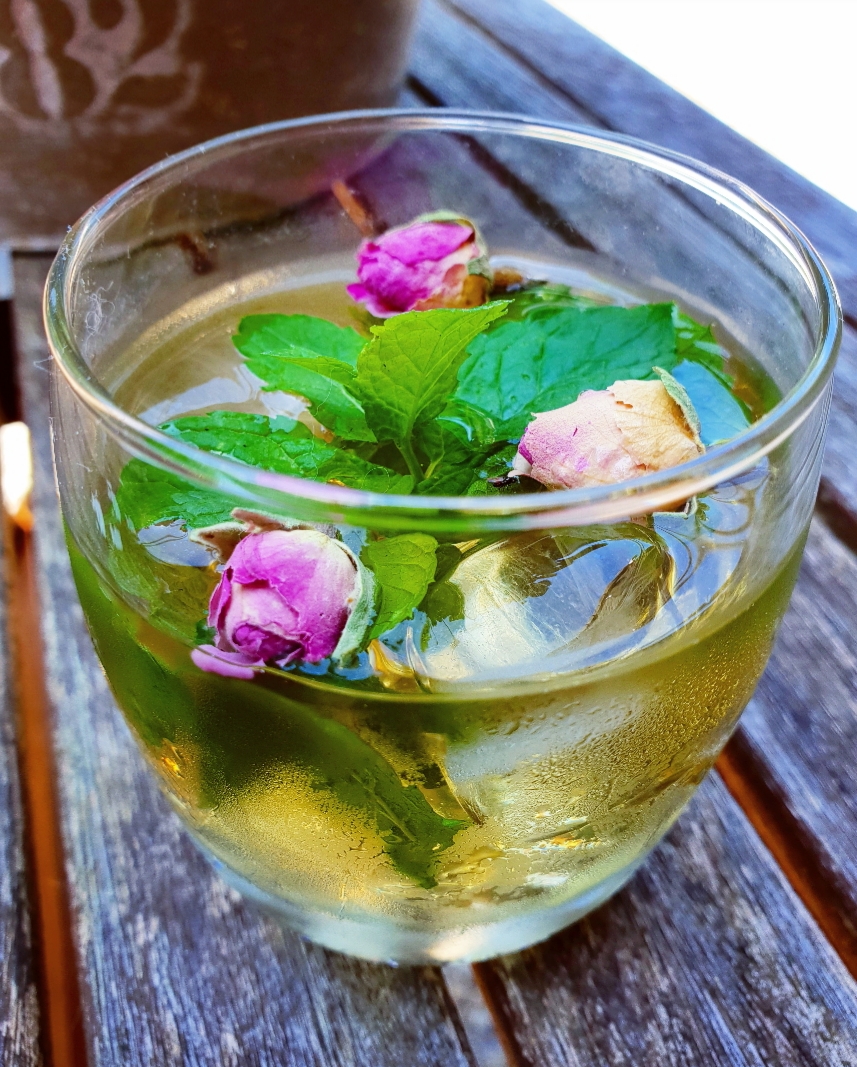 Rozen iced tea