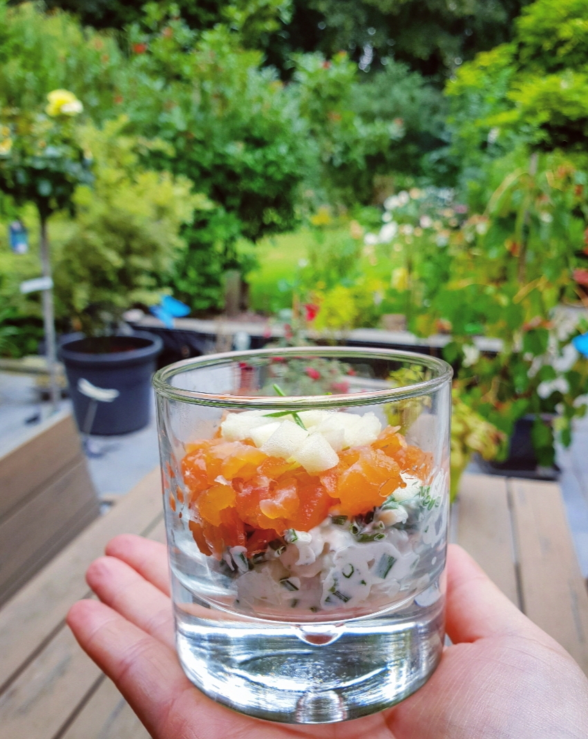 Aperitiefglaasje met zalm, Granny Smith & kruidenkaas