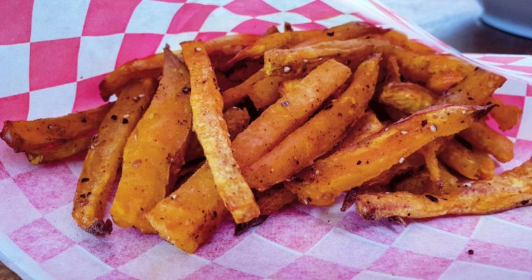 Zoete aardappelfriet uit de oven