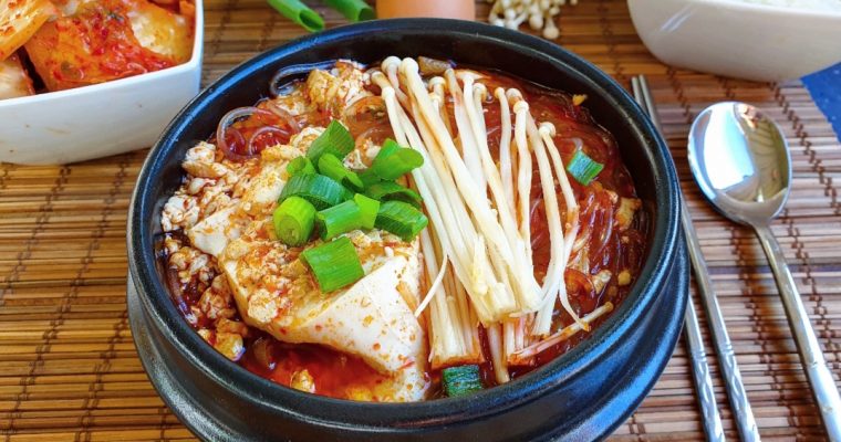 Sundubujiggae (Pikante Tofu stew)