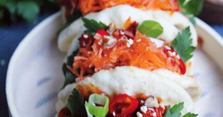 Bao buns met pikante Koreaanse kip