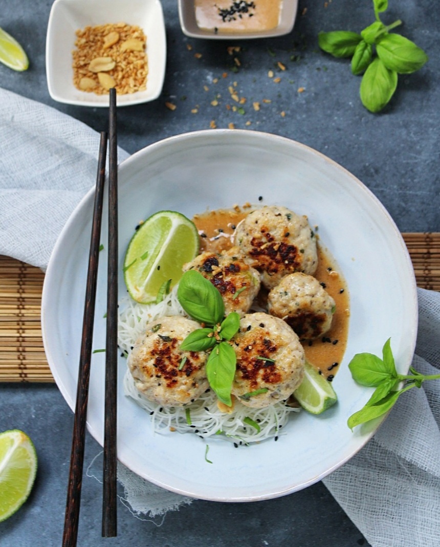 THAISE GEHAKTBALLETJES MET MIHOEN (Koken onder Foodies)