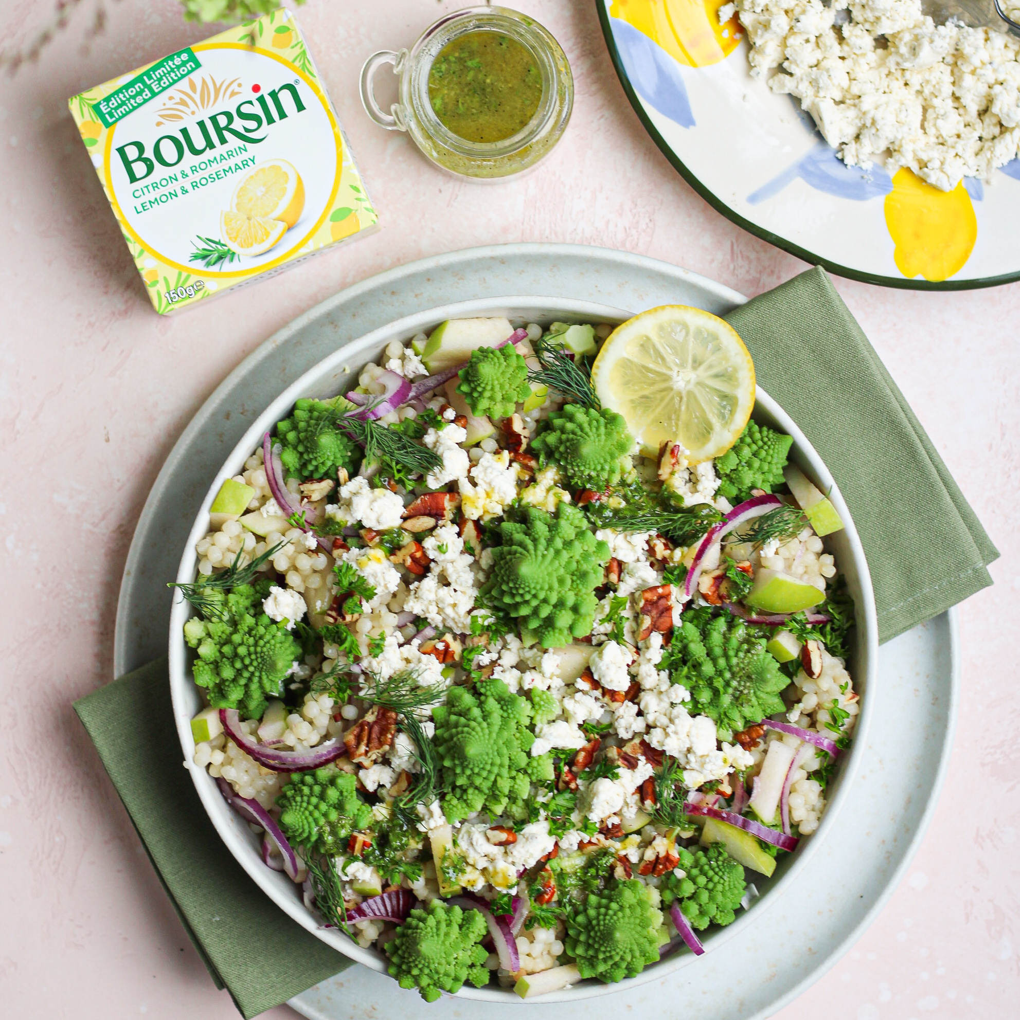 Parelcouscous salade met romanesco, Granny smith appel en Boursin Citroen & Rozemarijn