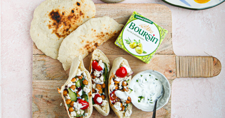 Griekse pita met tzatziki, kikkererwten, groenten en Boursin olijf & rozemarijn