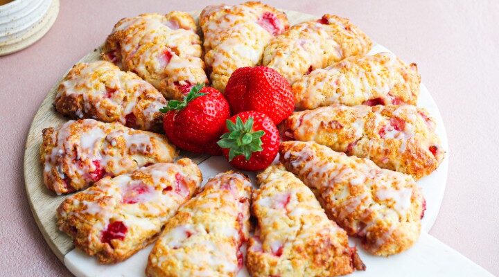 Moederdag aardbeienscones (REO AARDBEIEN)