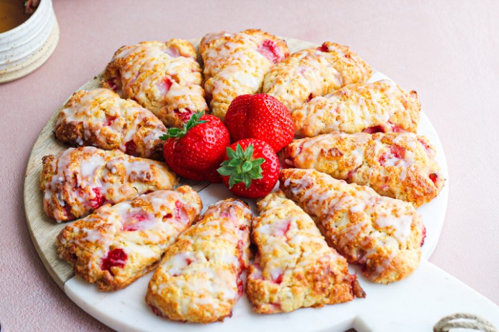 Moederdag aardbeienscones (REO AARDBEIEN)
