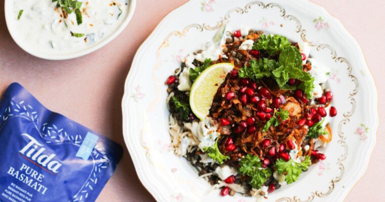 Libanese mujadara met komkommeryoghurtsaus en Tilda basmatirijst