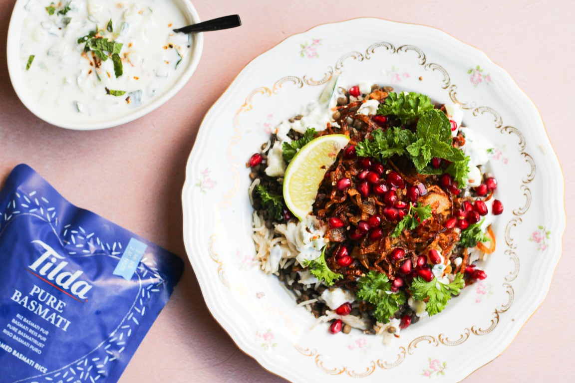 Libanese mujadara met komkommeryoghurtsaus en Tilda basmatirijst