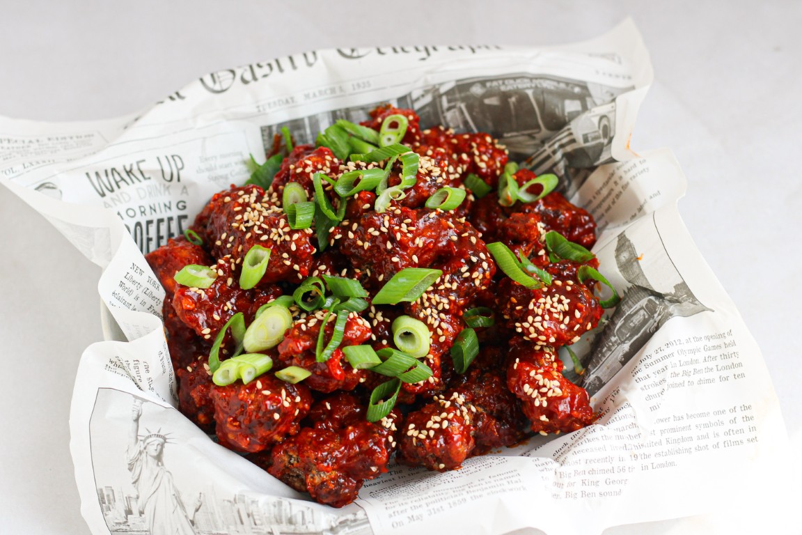 Koreaanse yangnyeom kip (Korean fried yangnyeom chicken)